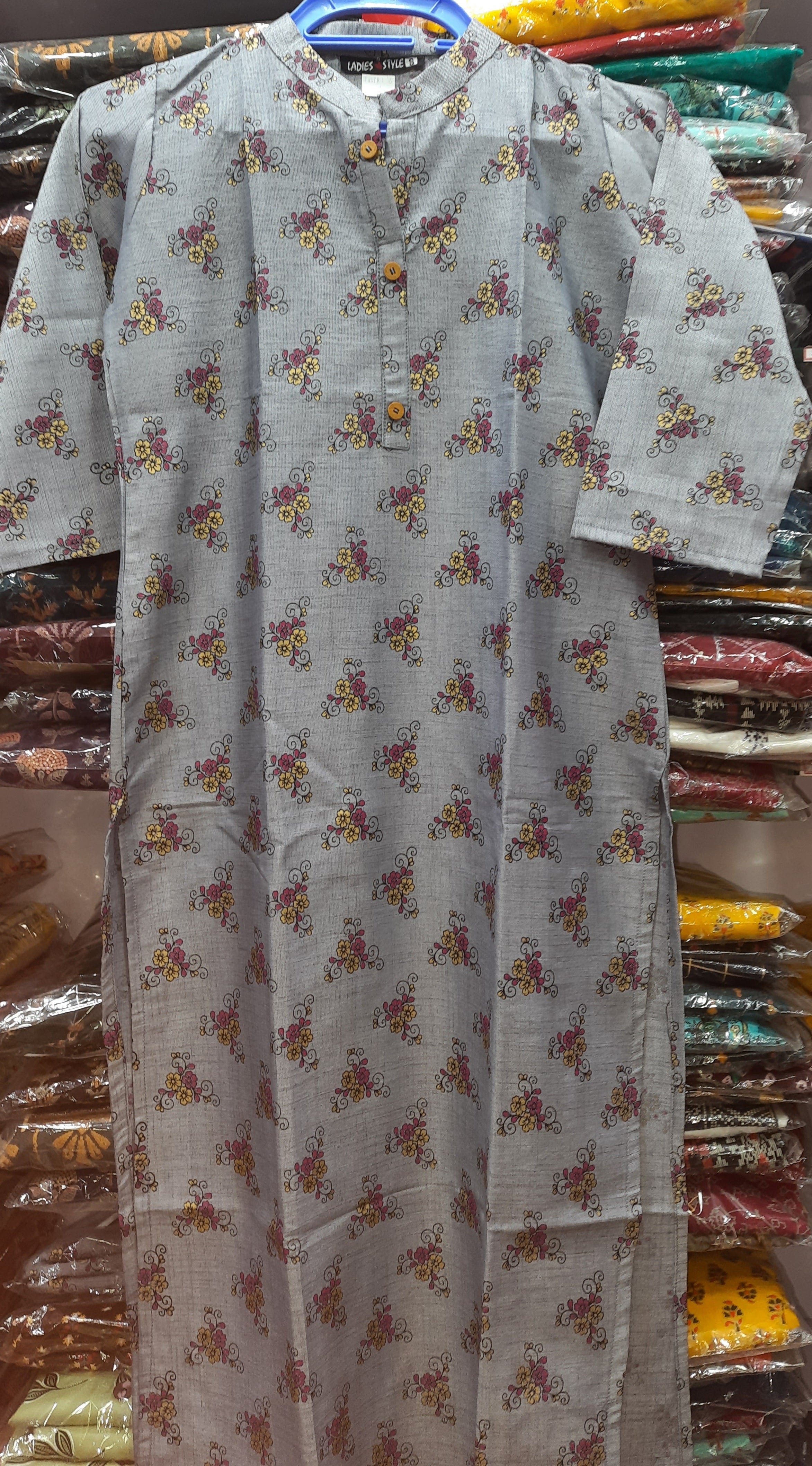 Two TONE 14kg Rayon Kurtis with 42" length Which gives good feel and soft simply awesome.Introducing our Two Tone 14kg Rayon Kurtis for women! Made from high-quality rayon, these kurtis are available in sizes S-XXL and have a length of 42". With a soft and comfortable feel, these kurtis are perfect for everyday wear. Get them wholesale at just 206/- per piece, with a minimum order of 35 pieces. Upgrade your wardrobe now!